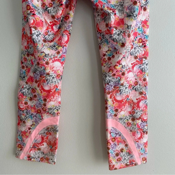 LULULEMON Run Inspire Mid-Rise Crop II *All Luxtreme Floral Size 6 23” - Picture 8 of 16